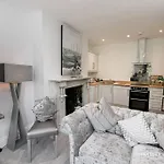 Central Park Suite By Grandeur Property