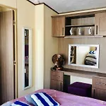 Family Seaside Retreat Private Stay At 5-Star Rockley Holiday Park Poole