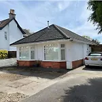 Bungalow Near Sandbanks And Poole Harbour