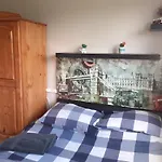 Double Bedroom Sleeps 1 Or 2 With Back Garden View
