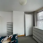 South Coast Guest Rooms With Free Parking