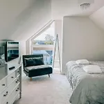Luxury Home With Harbour Views In Poole