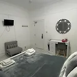 Papa Guest
