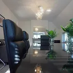Apartment In Canford Cliffs Close To Sandbanks Beach