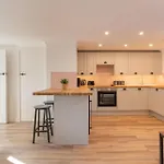 Host & Stay - Grand Parade