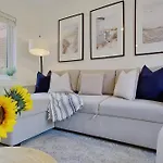 The Nook - Cosy Coastal Retreat Near Sandbanks