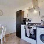 The Nook - Cosy Coastal Retreat Near Sandbanks