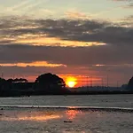 Shorebanks - Harbour View Apartment In Sandbanks.