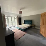 5 Bedroom Dorset Holiday Home Near The Coast