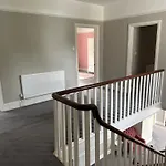 5 Bedroom Dorset Holiday Home Near The Coast