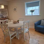 Panorama House - 400M From Sandbanks Beach