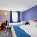 Holiday Inn Express Poole By Ihg