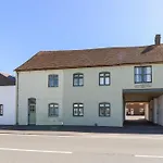 3 West Quay Mews
