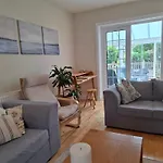 Panorama House - 400M From Sandbanks Beach