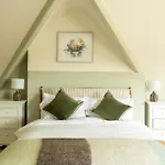 The Ox Pub & Rooms