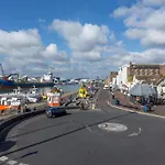 Quay Holidays - Dolphin Quays