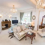Grovefield Manor