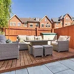 3 Bed Newly Refurbished House, 5 Mins From Sandbanks Beach