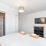 3 Bed Newly Refurbished House, 5 Mins From Sandbanks Beach