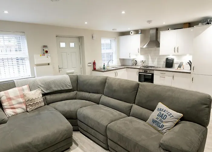 Townhouse In The Heart Of Poole With Beach Hut