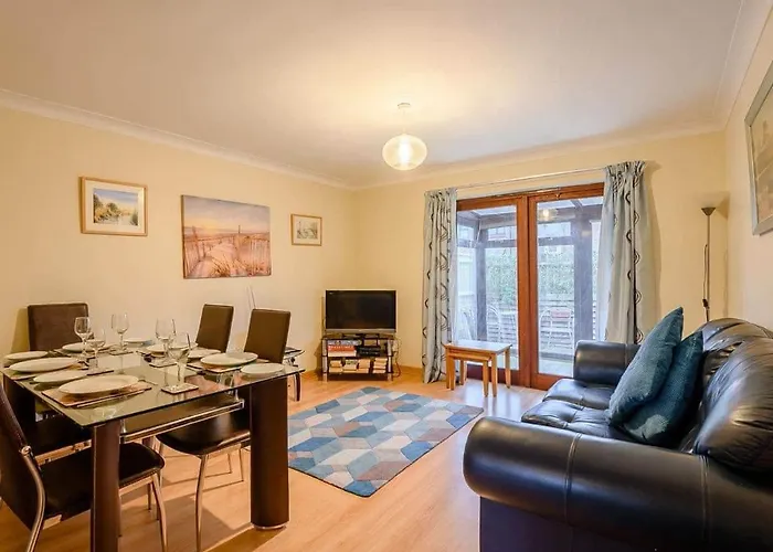 Colborne - Self Catering Holiday Home Close To Poole Quay