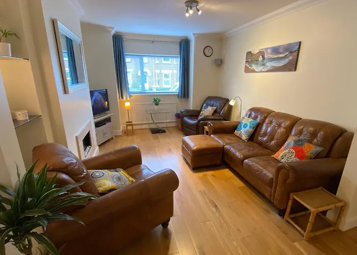 3 Double Bed House 10 Mins From Sandbanks