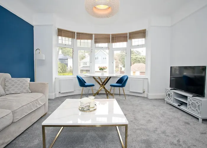Beach Apartment In Sandbanks