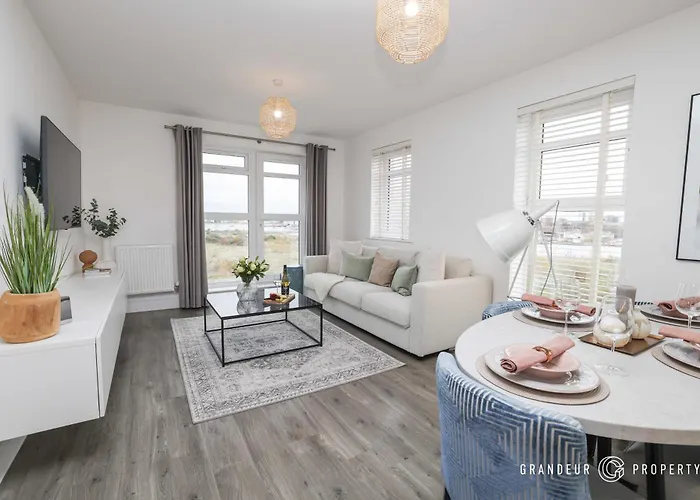 Carters Quay View By Grandeur Property
