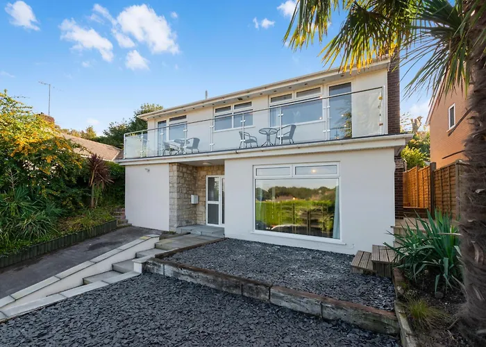 5 Bedroom Detached Beach House Poole