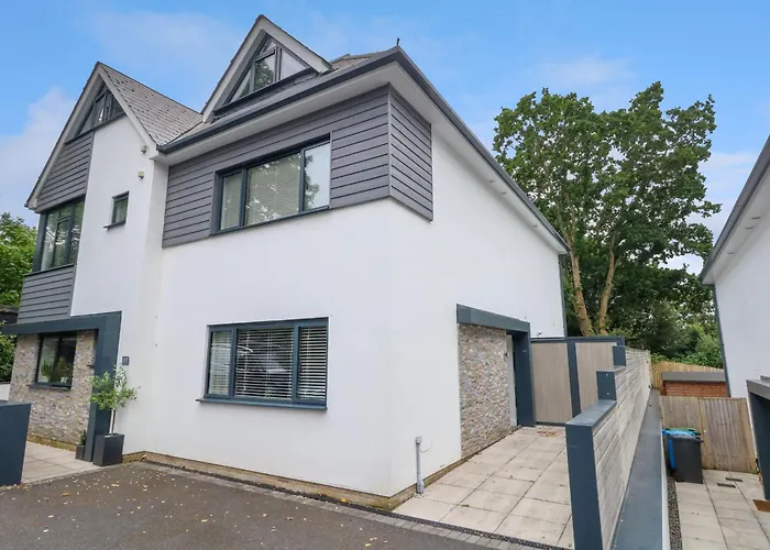 66A Danecourt Road