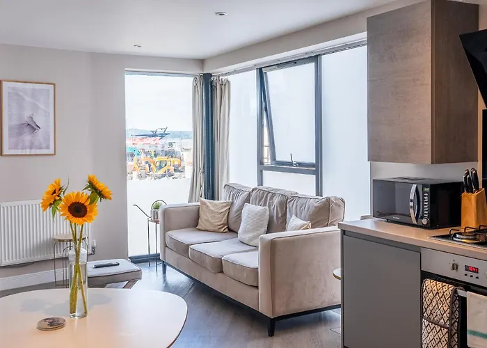 Beautiful Two Bedroom Harbor Side Apartment