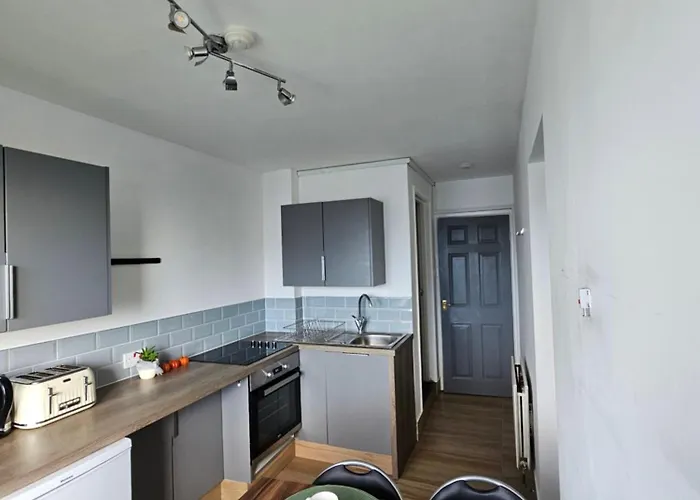 1 Bedroom Apartment In Poole