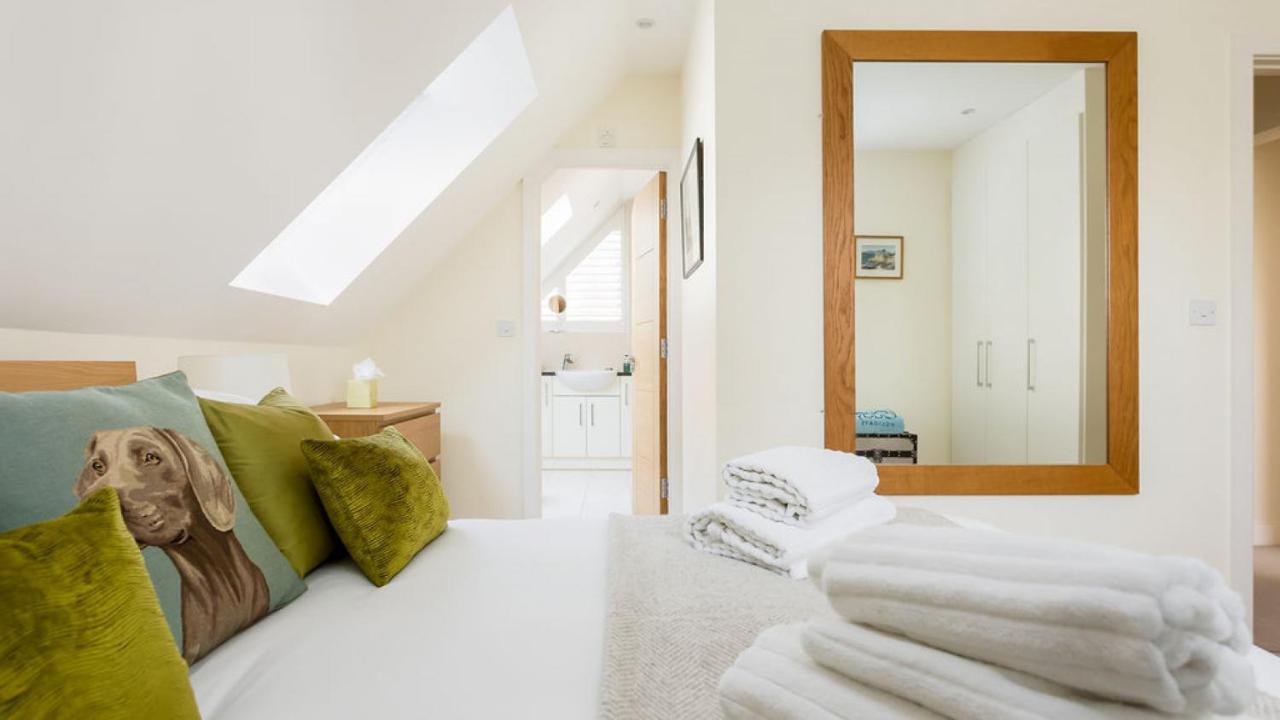 Twin Palms Poole