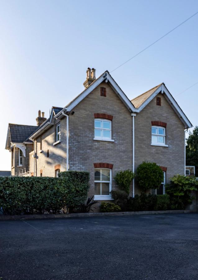 Guest house Cranborne House