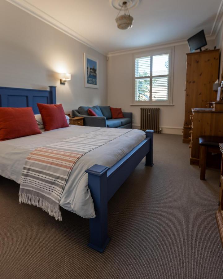 Cranborne House Guest house Poole