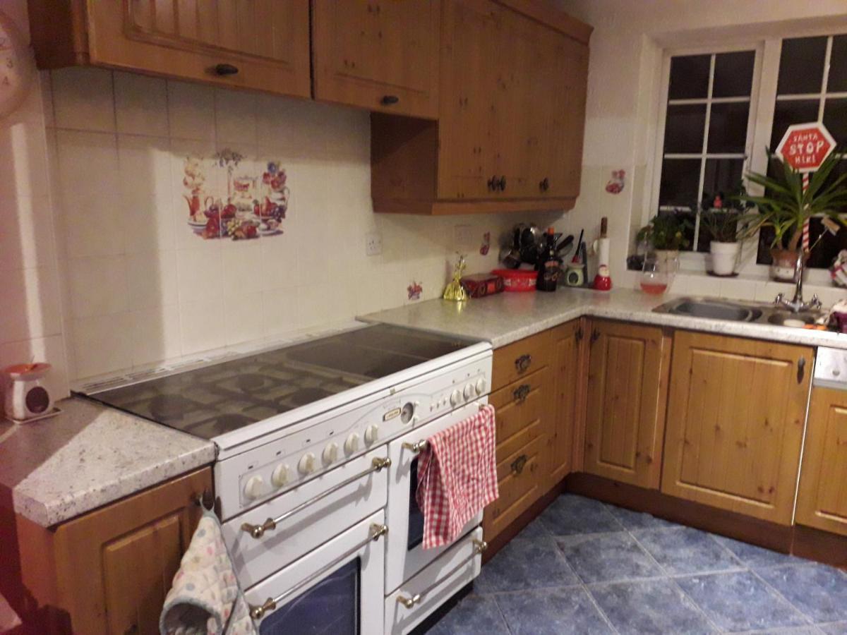 Double Bedroom Sleeps 1 Or 2 With Back Garden View