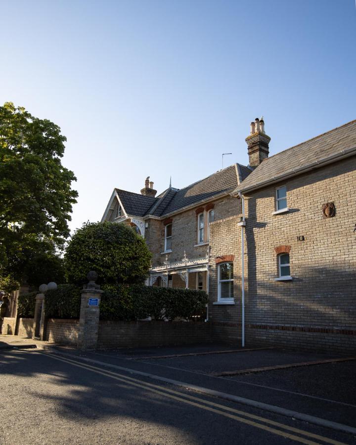 Cranborne House * Poole