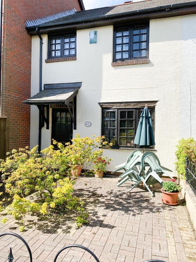 Holiday home Harbourside House - Great Location - Parking - 2 En-suites - Sleeps 5 1 Poole