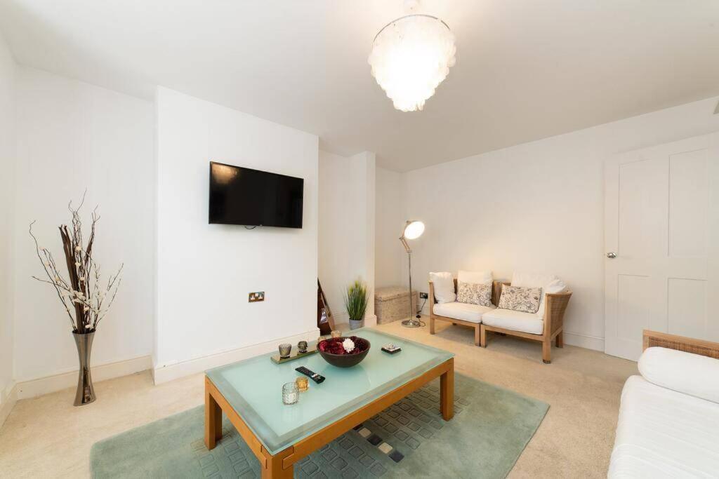 Aderta Stylish House Holiday home