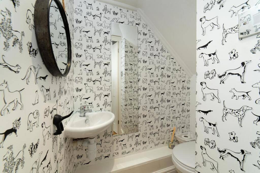 Aderta Stylish House
