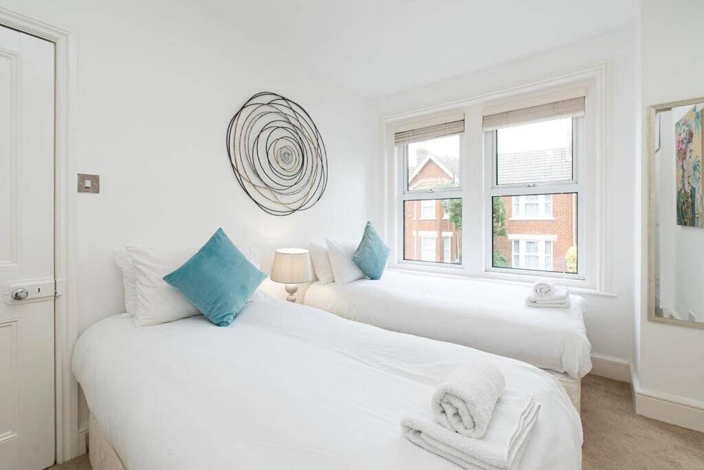 Holiday home Aderta Stylish House Poole