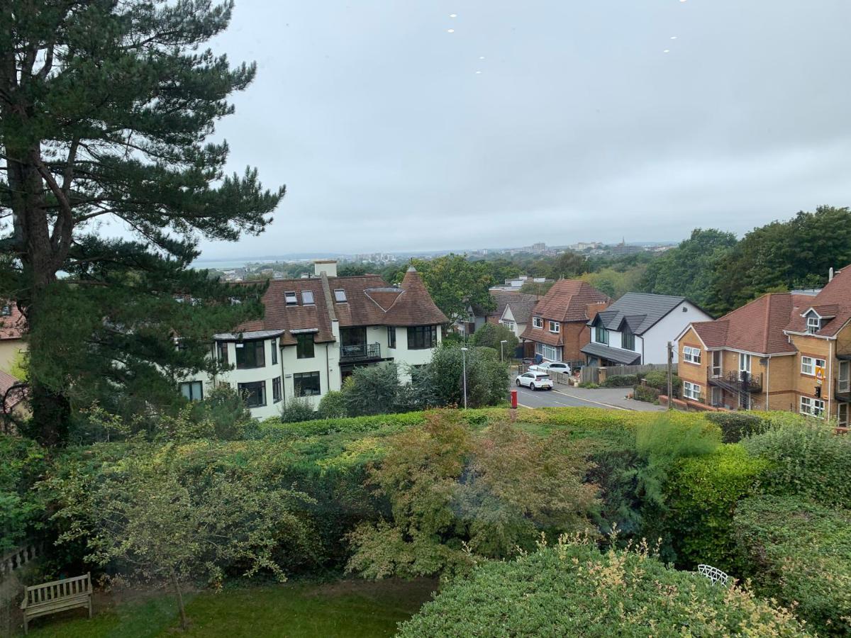 Sea View Newly Refurbished Flat * Poole
