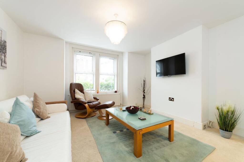 Aderta Stylish House Poole