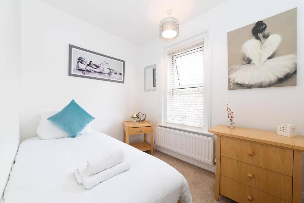 Holiday home Aderta Stylish House Poole