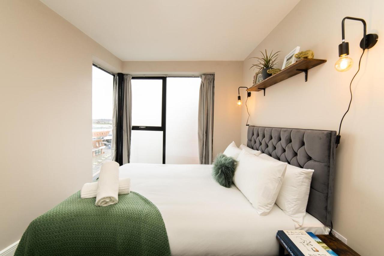 Quay Sea View With Parking Apartment Poole