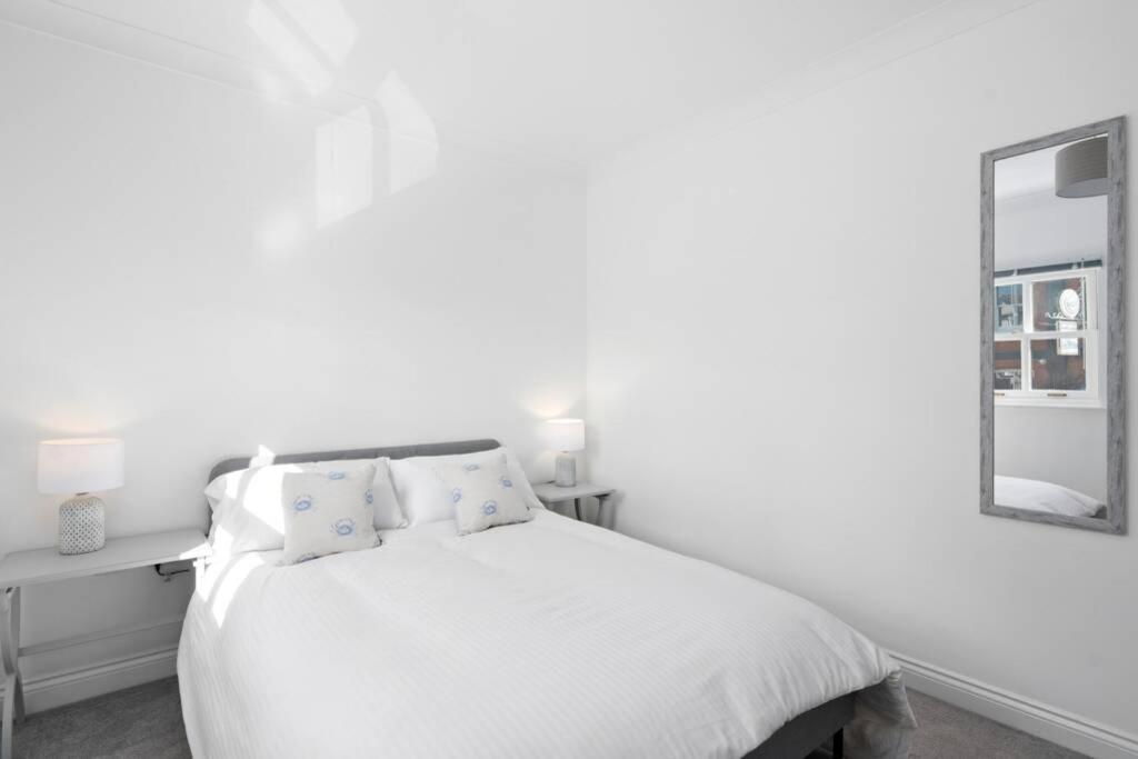 Church Cottages - 3bd Coastal Retreat With Parking Holiday home *