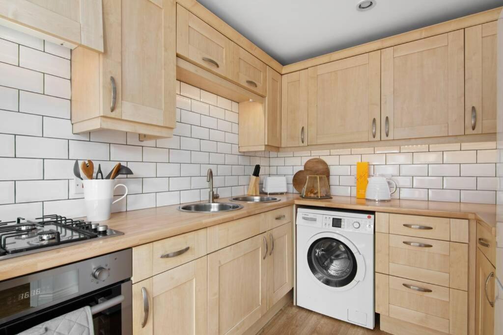 Church Cottages - 3bd Coastal Retreat With Parking * Poole