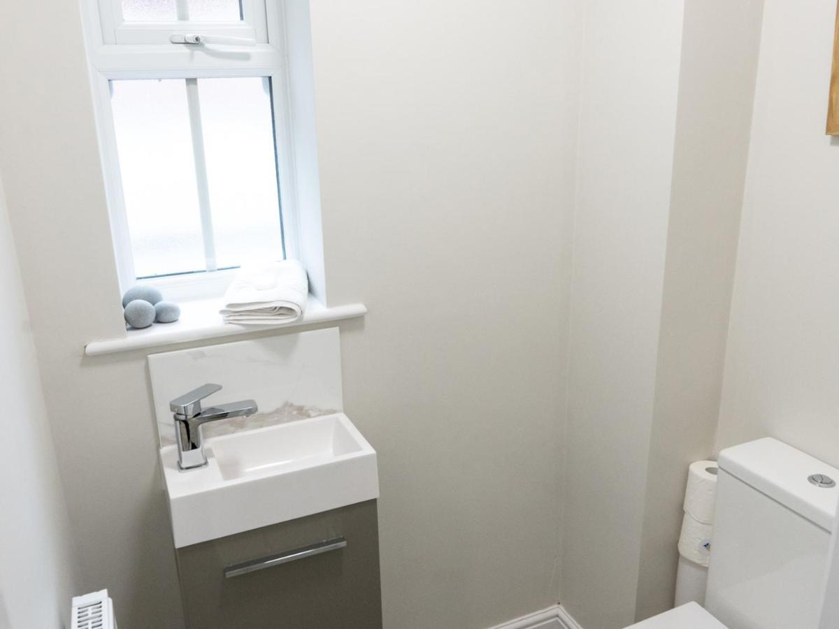 Townhouse In The Heart Of With Beach Hut Poole