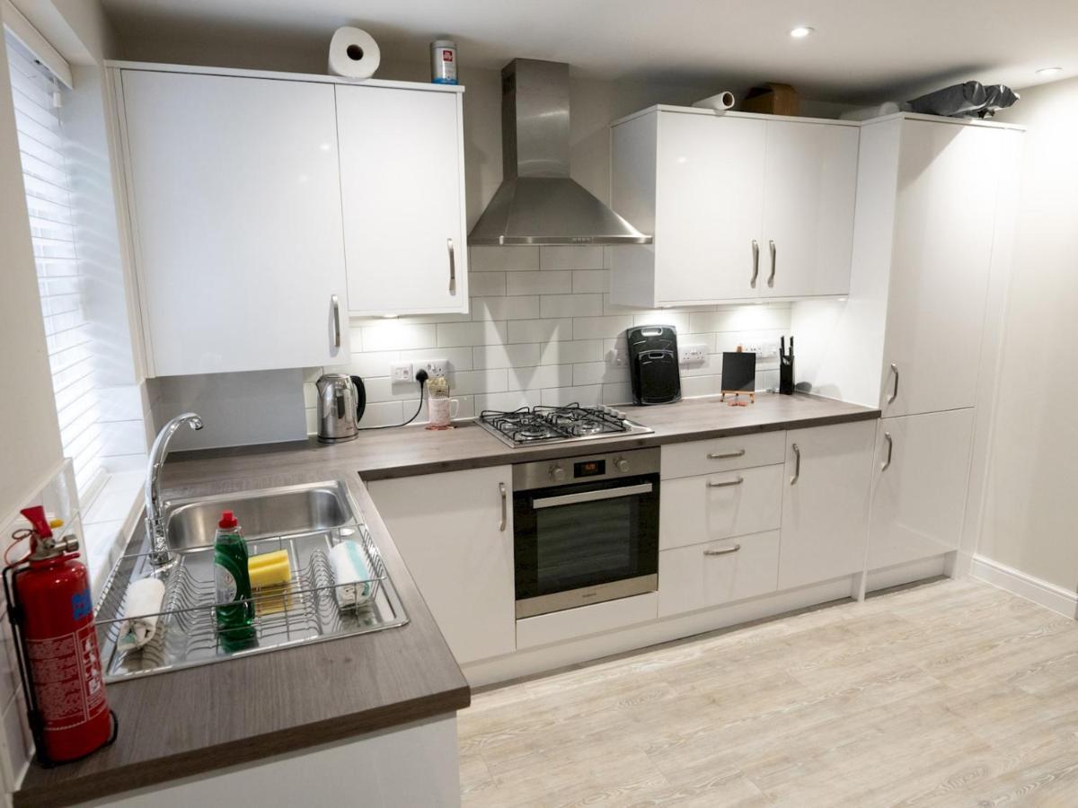 Townhouse In The Heart Of With Beach Hut Poole