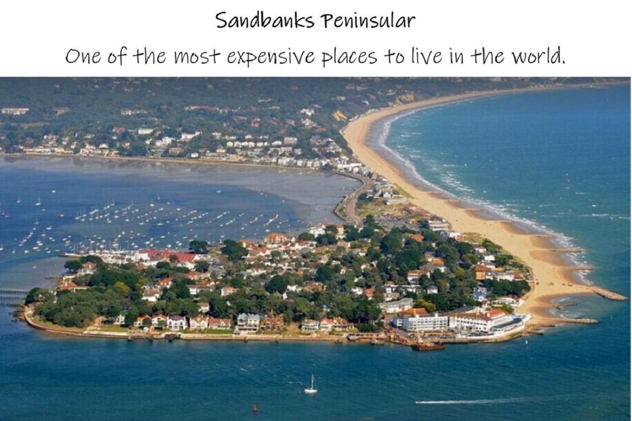 Harbourside House - Great Location - Parking - 2 En-suites - Sleeps 5 1 Holiday home Poole